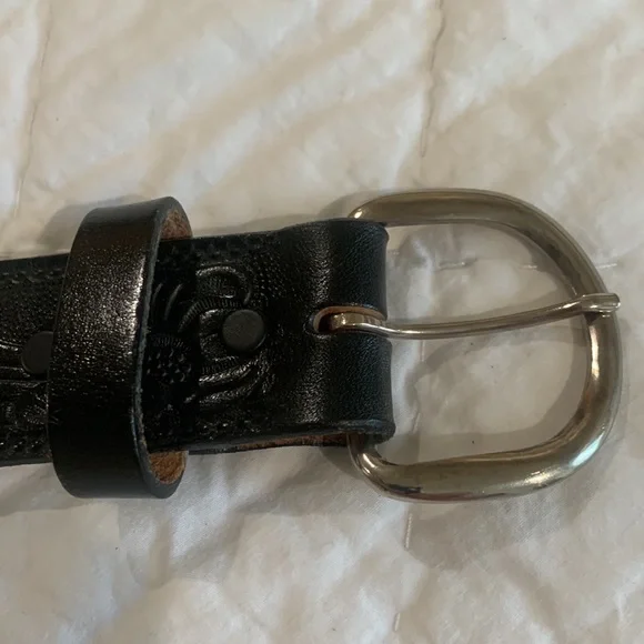 HAND TOOLED LEATHER BELT - Picture 8 of 13